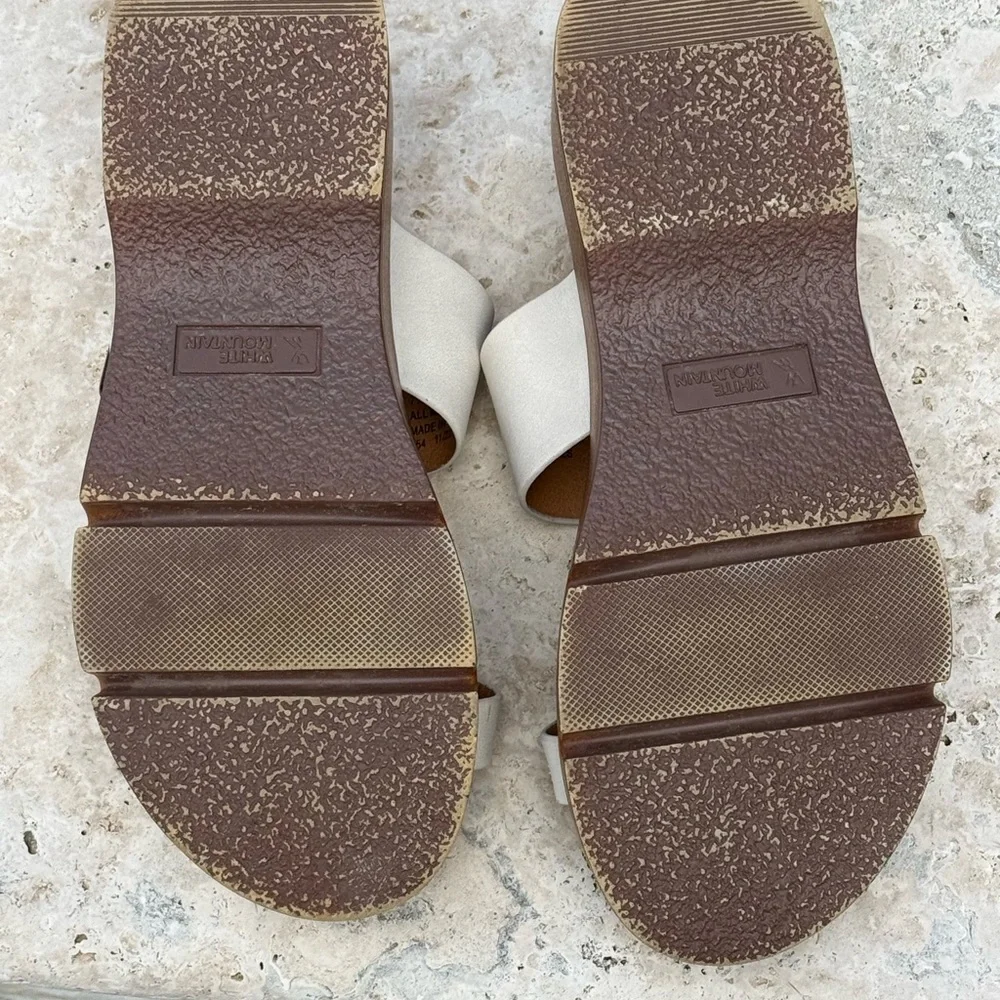 White Mountain Cream and Brown Sandals - Picture 4 of 13